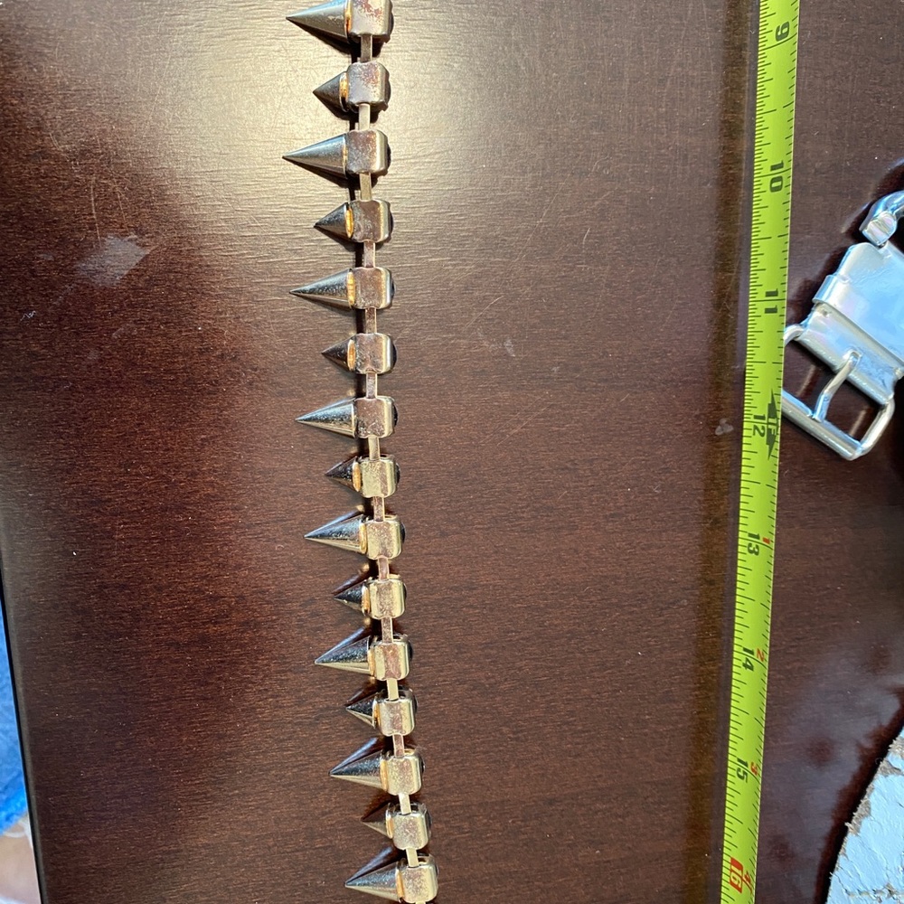 Gorgeous black stone and gold spike necklace. 20” long and adjustable - Picture 3 of 4
